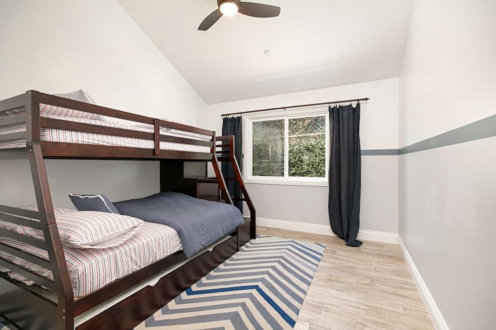 Photo of Bedroom in Laguna Beach