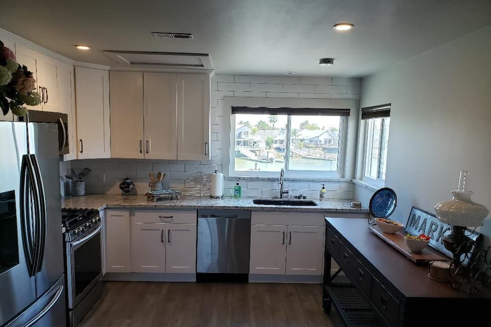 Photo of Kitchen in Discovery Bay