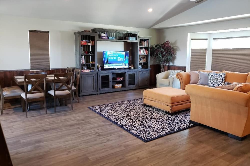 Photo of Livingroom in Discovery Bay