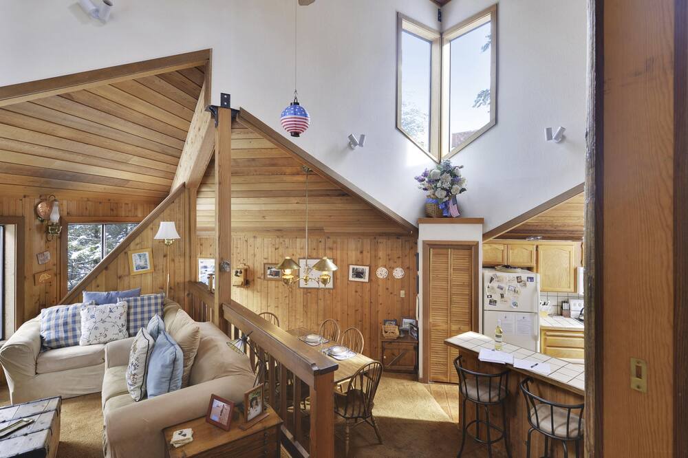 Photo of Livingroom in Alpine Meadows