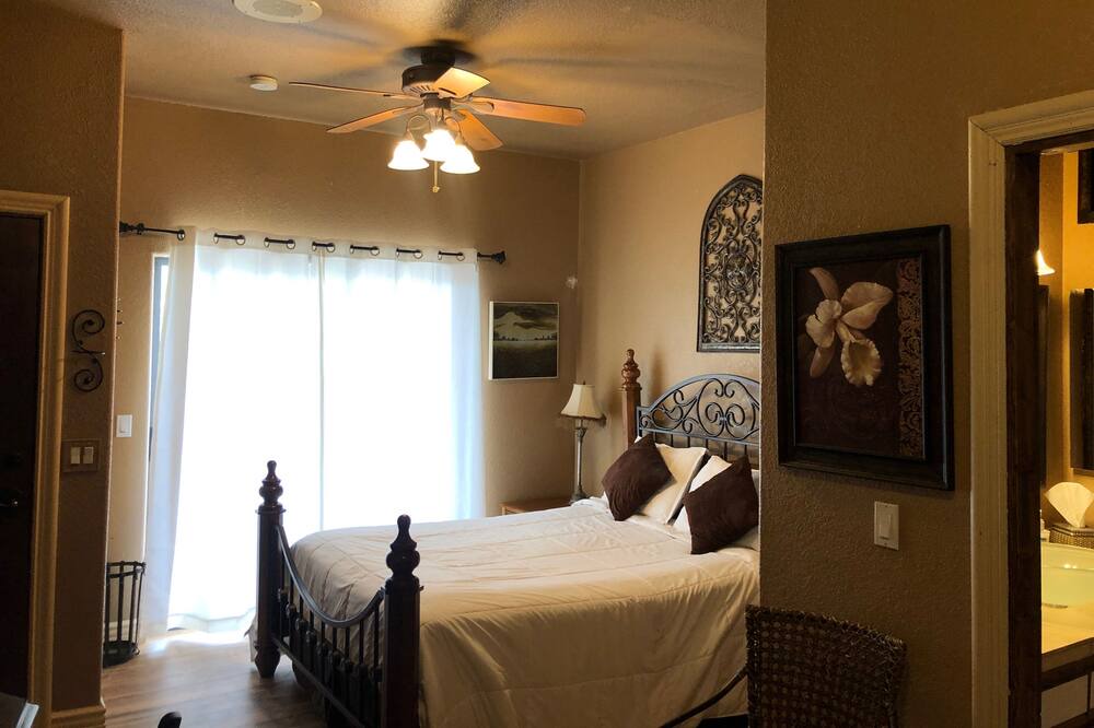 Photo of Bedroom in Lake Havasu City
