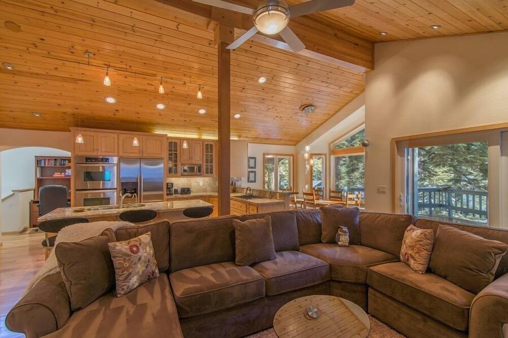 Photo of Livingroom in Alpine Meadows