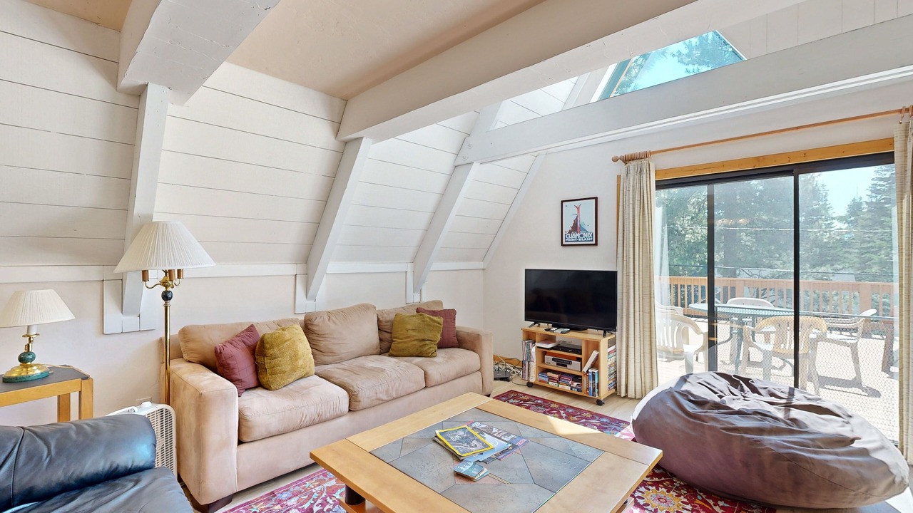 Photo of Livingroom in Truckee