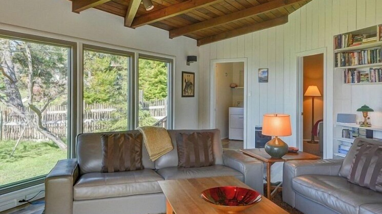Photo of Livingroom in Gualala