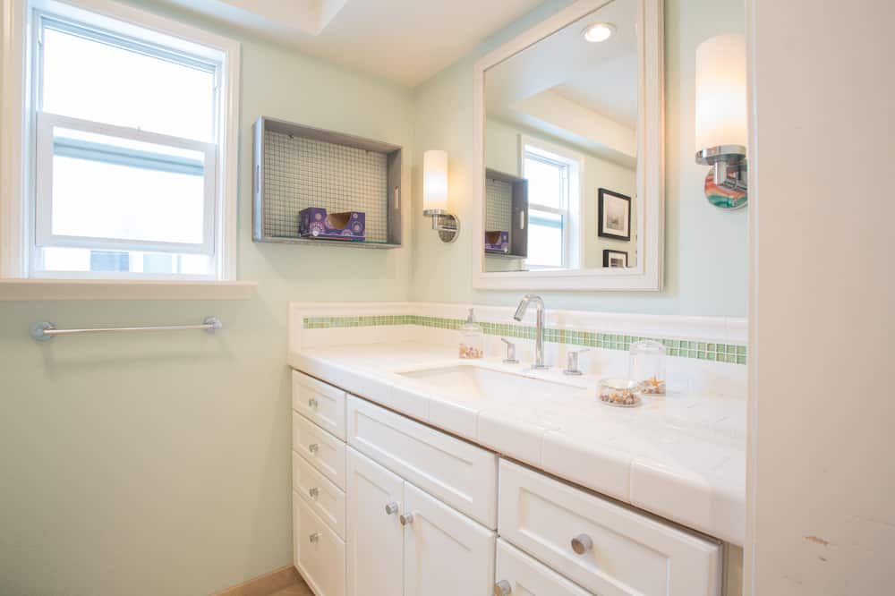 Photo of Bathroom in West Newport
