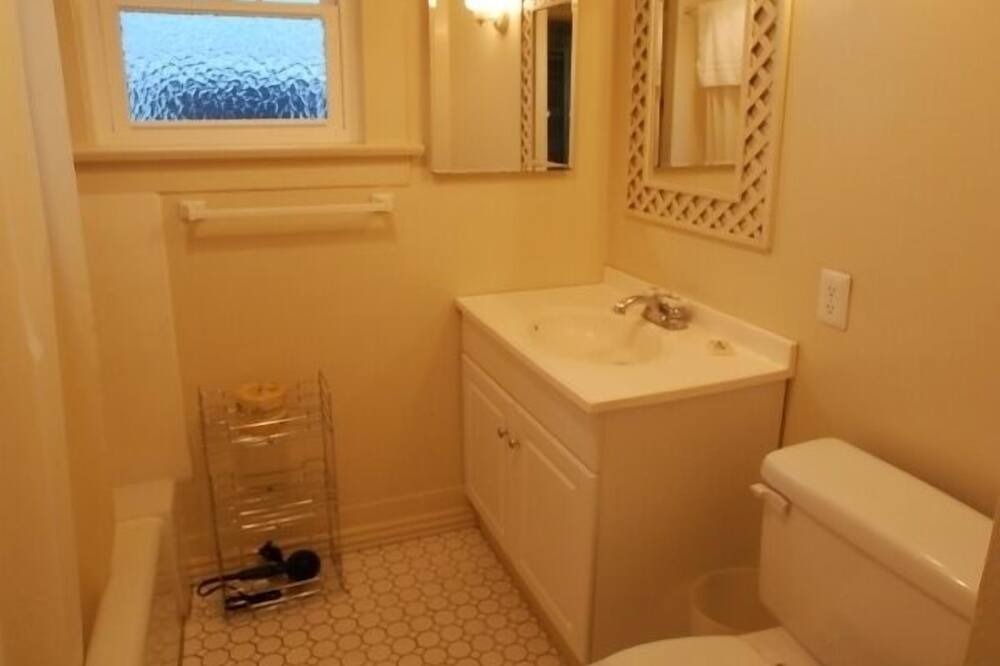 Photo of Bathroom in West Newport