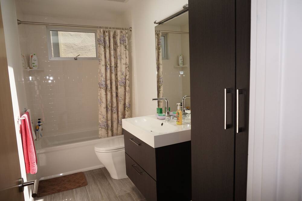 Photo of Bathroom in Sherwood Forest