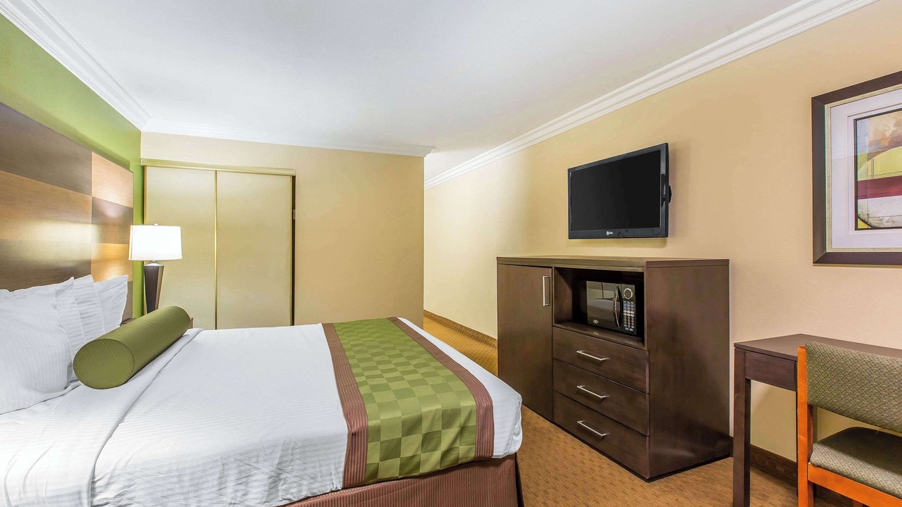 Photo of Bedroom in Canyon Lake