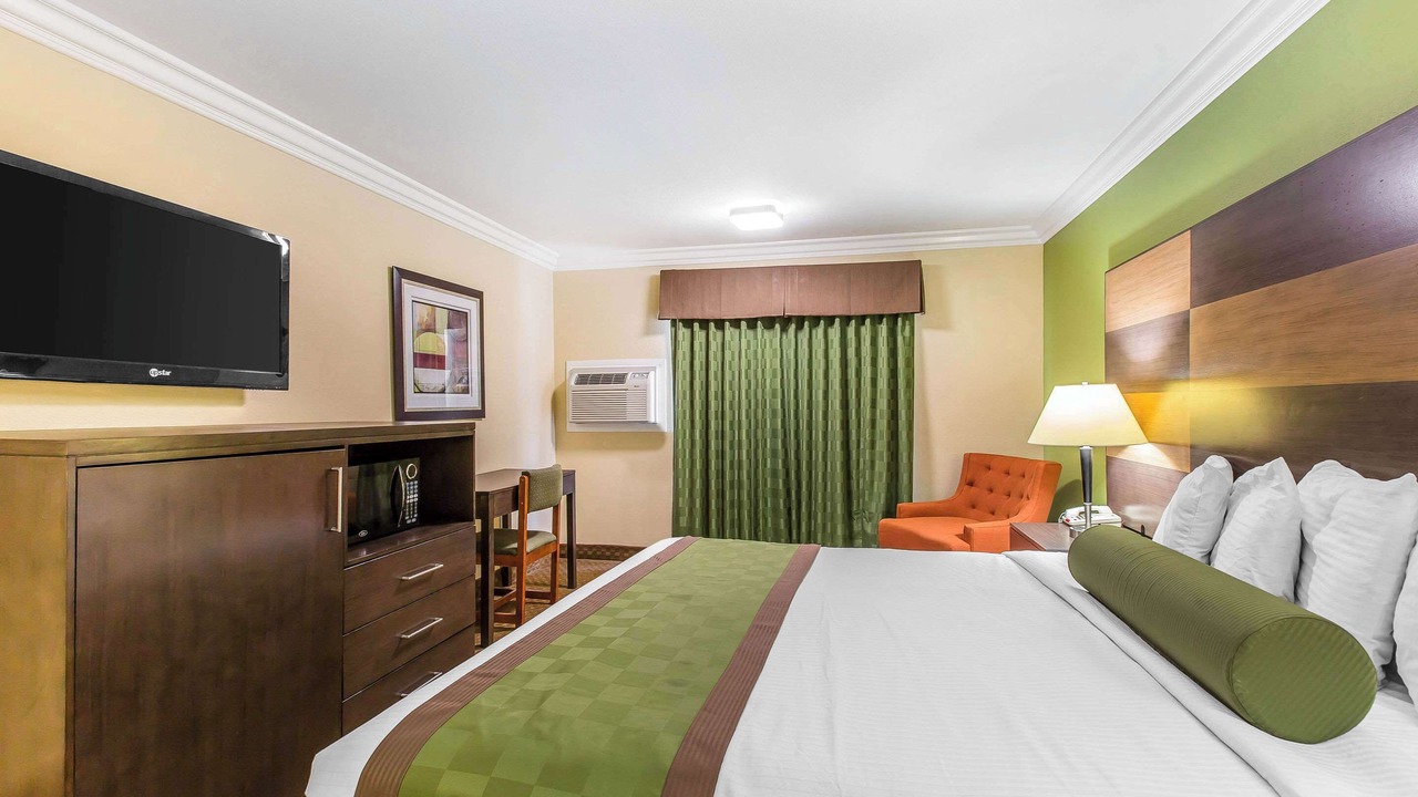 Photo of Bedroom in Canyon Lake