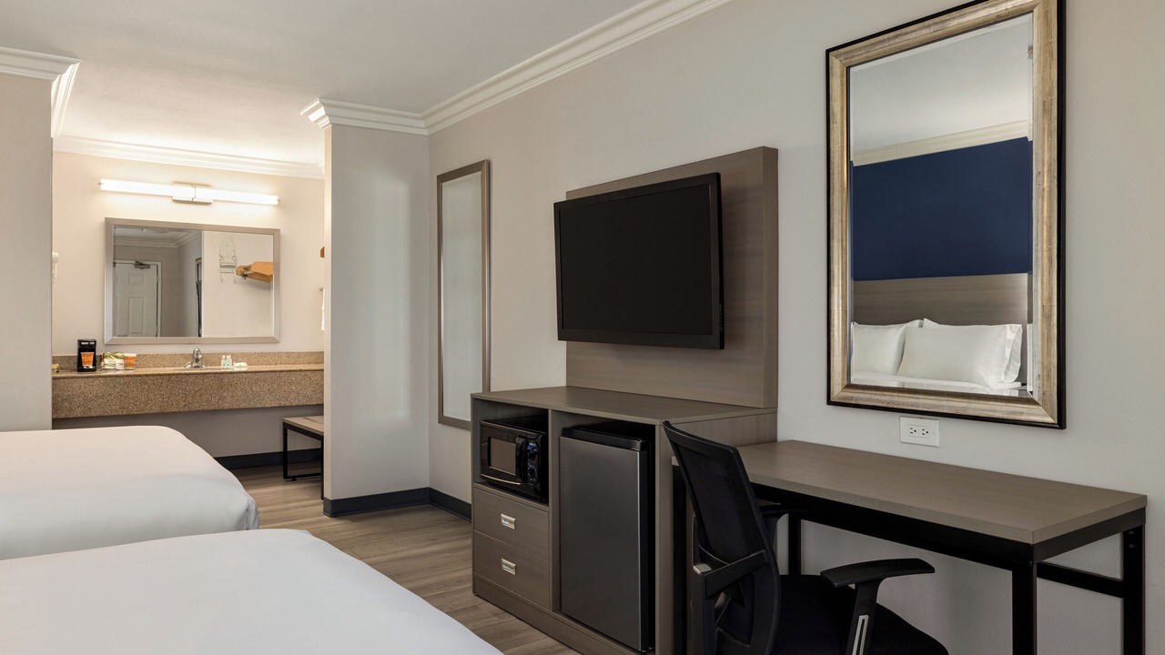 Photo of Bedroom in Lake Elsinore