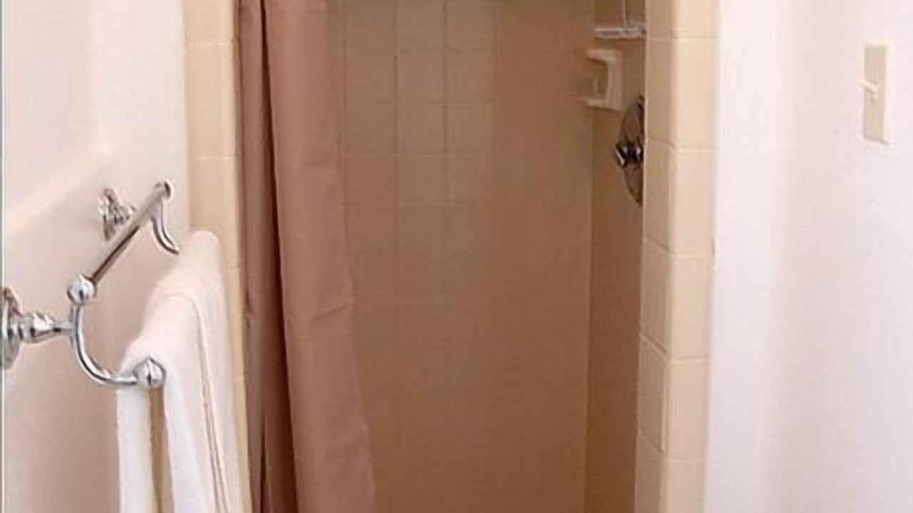 Photo of Bathroom in Willows