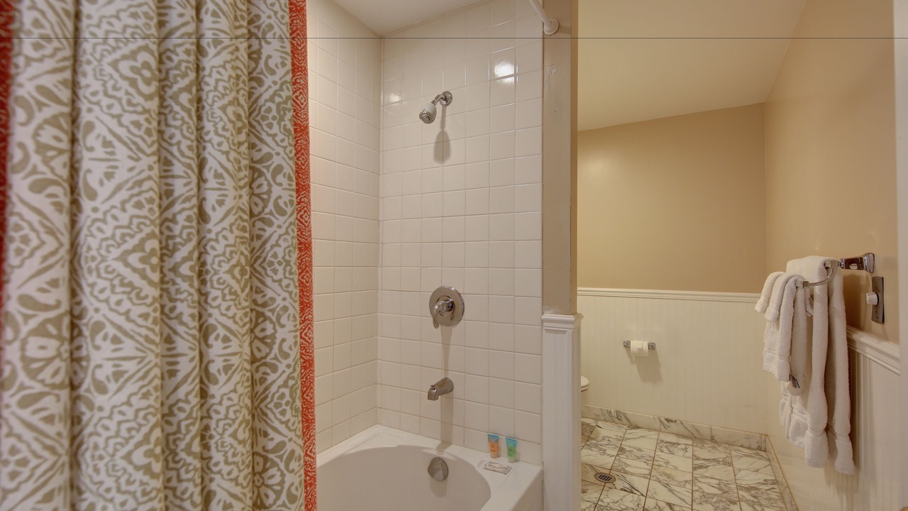 Photo of Bathroom in Avalon