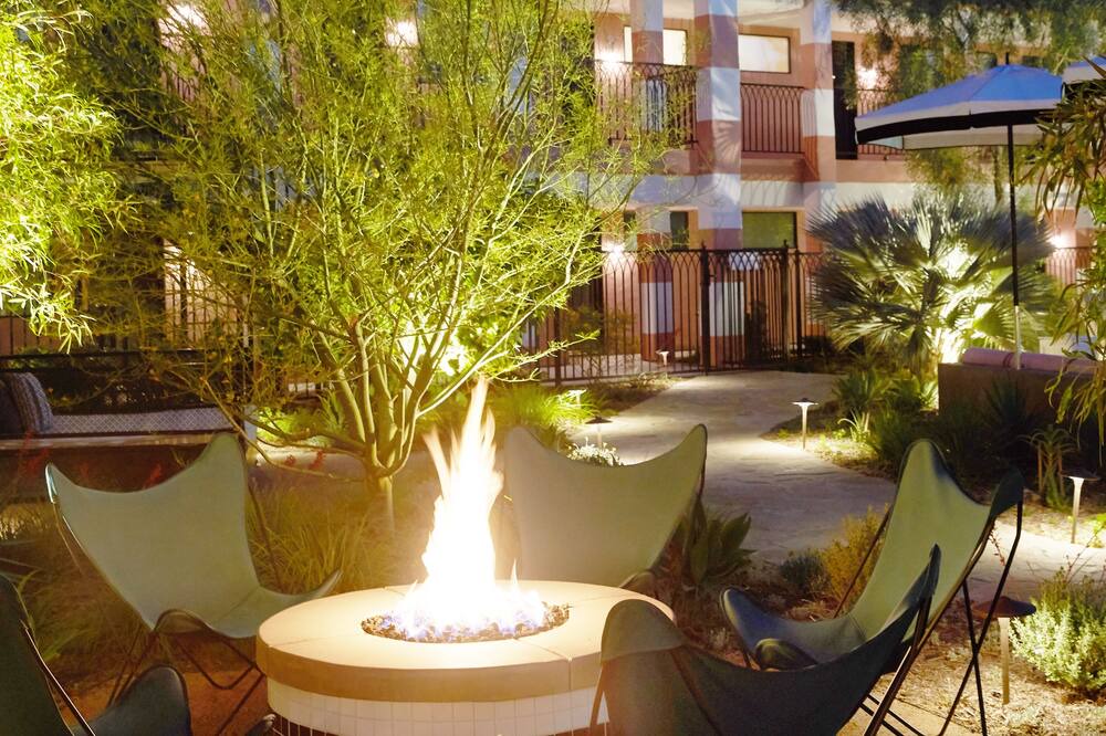 Photo of Livingroom in Desert Horizons