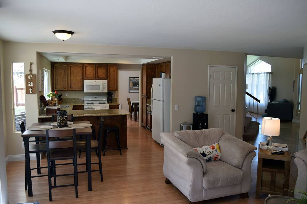 Photo of Livingroom in Temecula