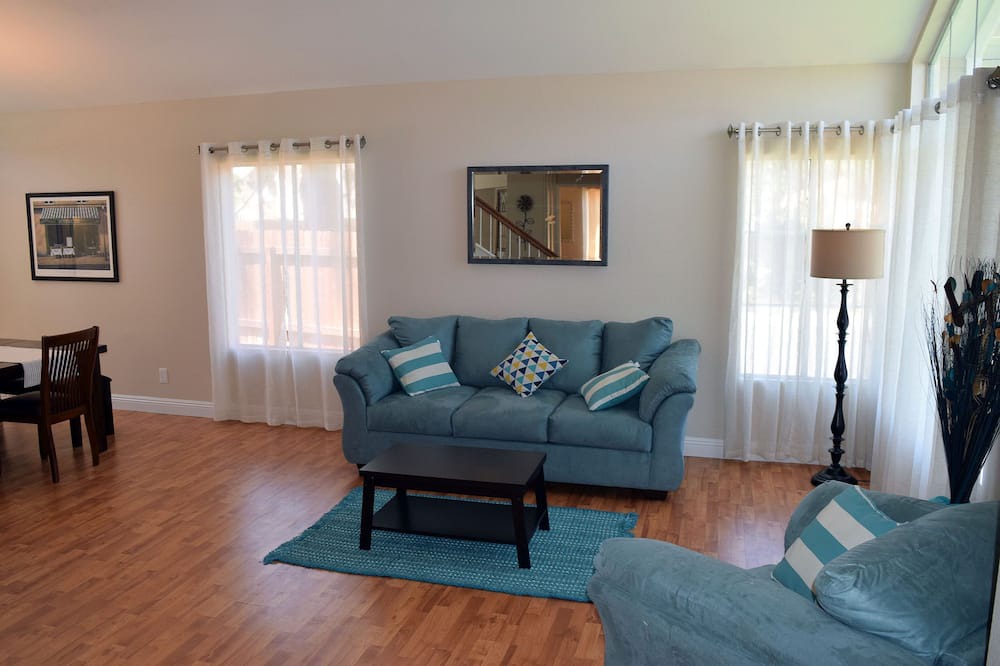 Photo of Livingroom in Temecula