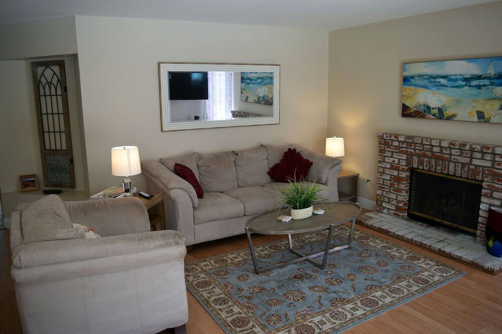 Photo of Livingroom in Temecula
