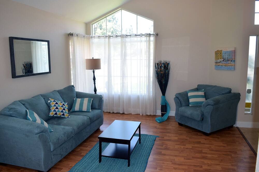Photo of Livingroom in Temecula
