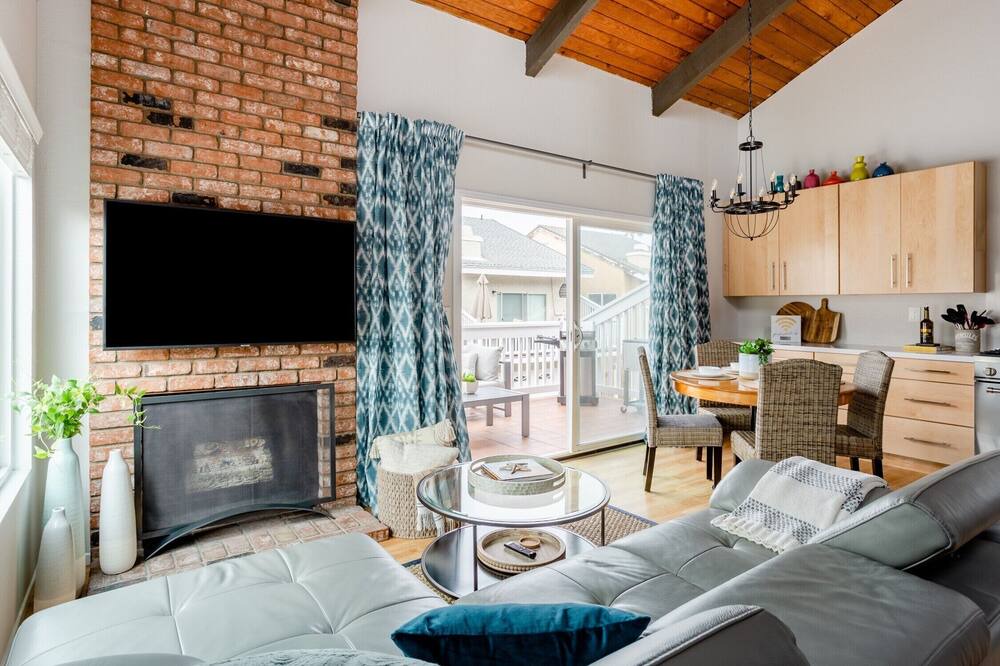 Photo of Livingroom in Sunset Beach