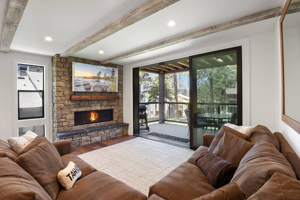 Photo of Livingroom in Brockway