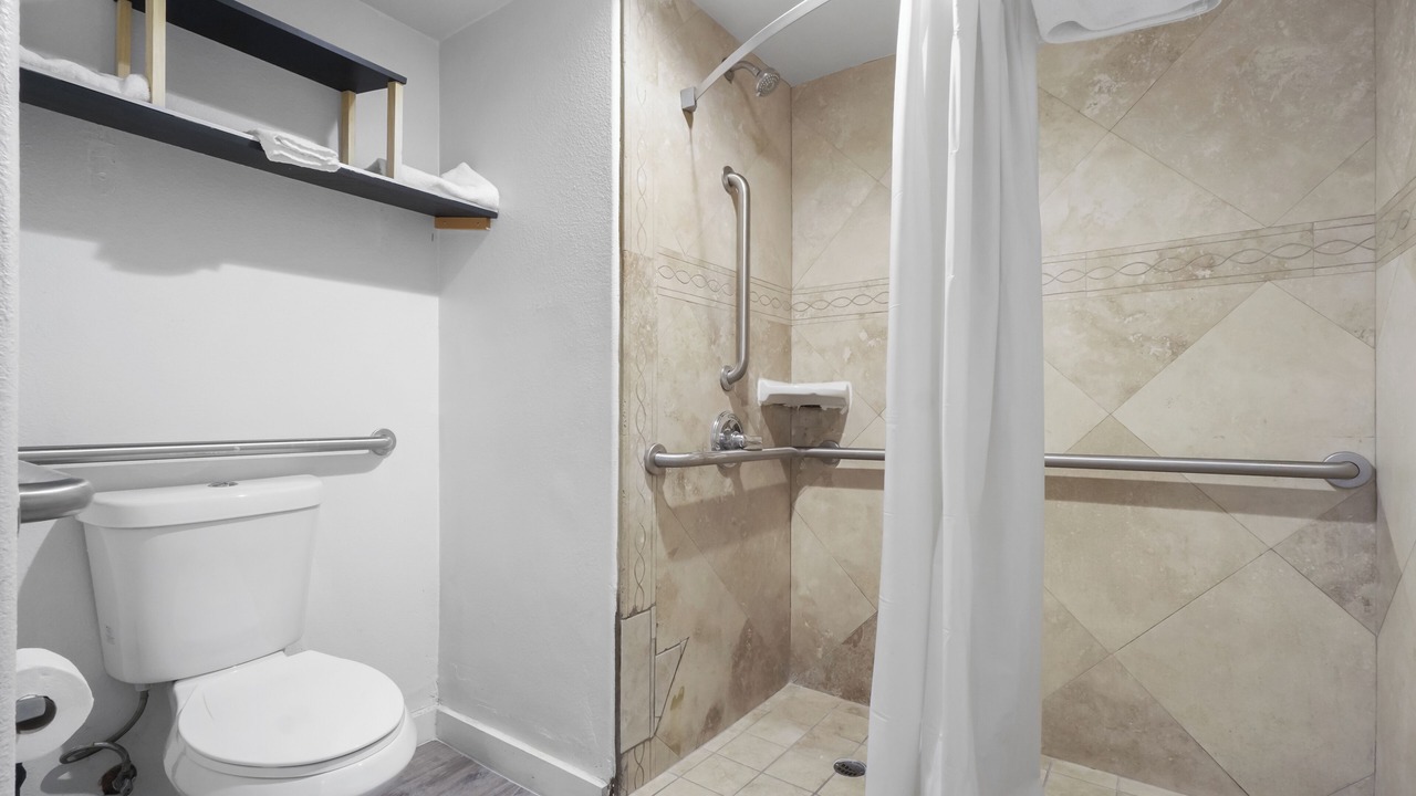 Photo of Bathroom in Huntington Park
