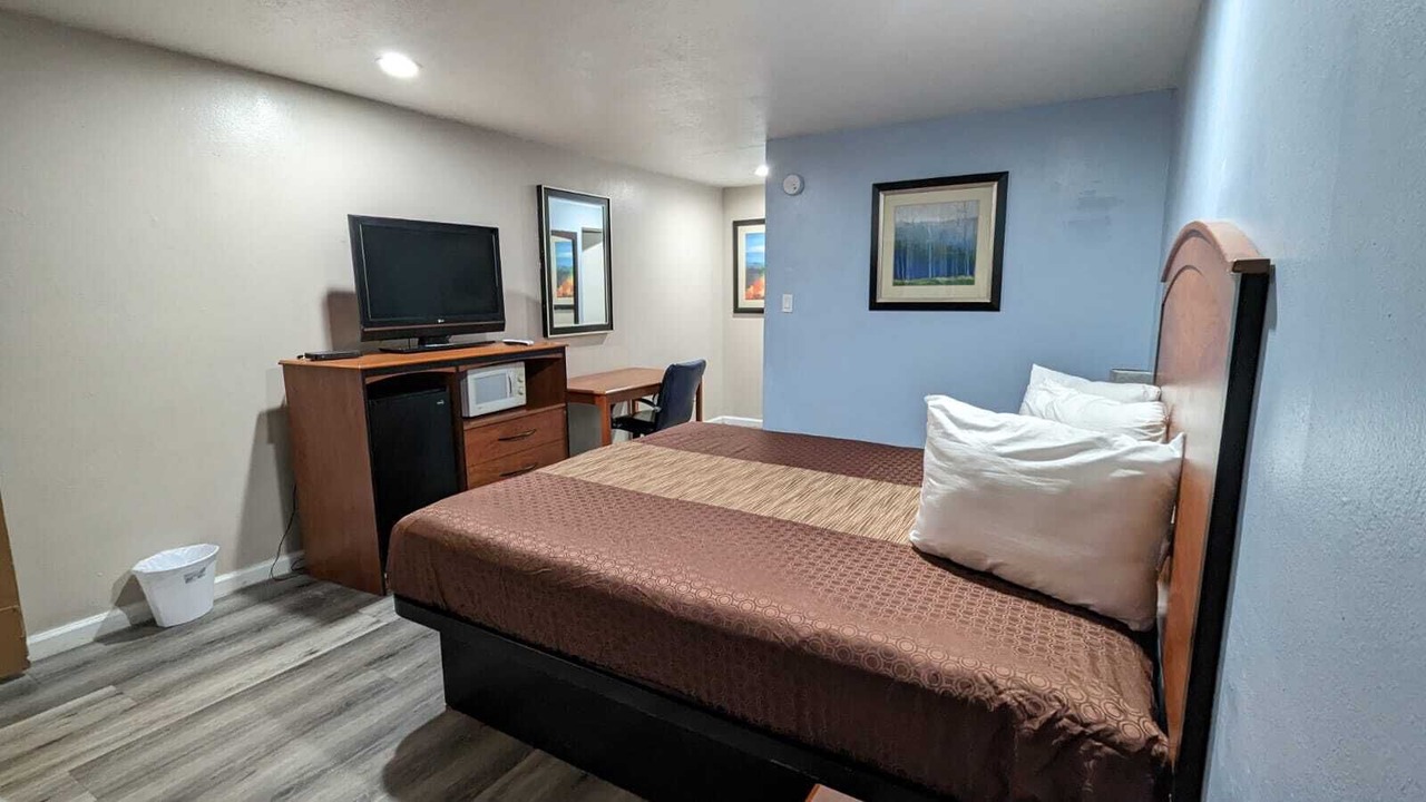 Photo of Bedroom in Barstow