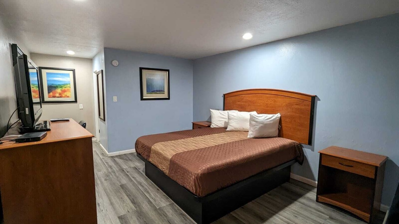 Photo of Bedroom in Barstow