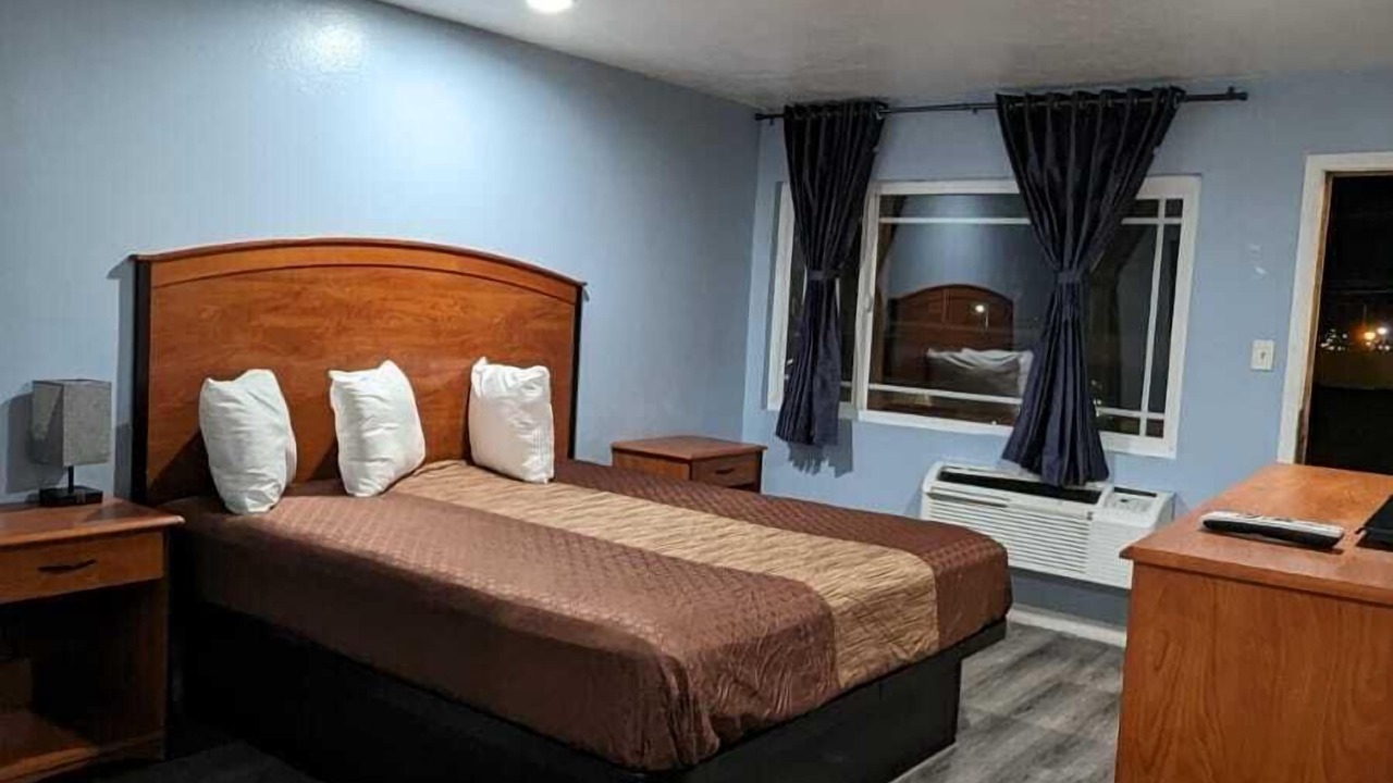 Photo of Bedroom in Barstow