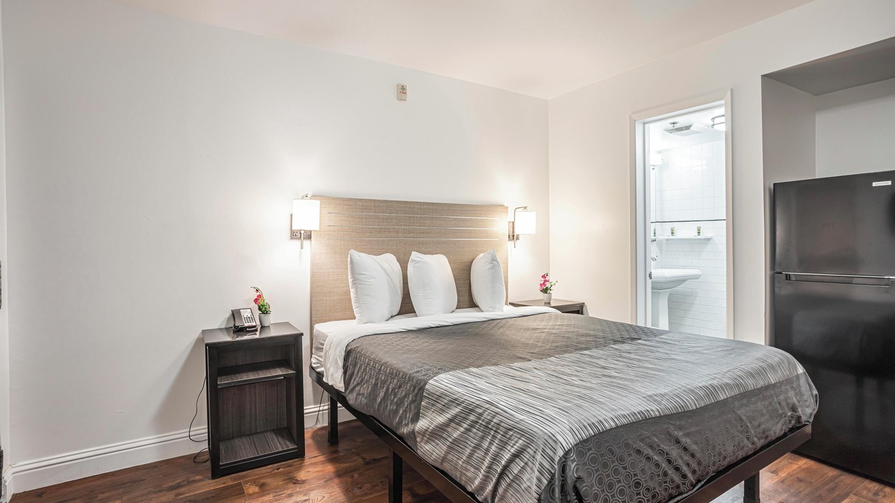 Photo of Bedroom in Old North Sacramento