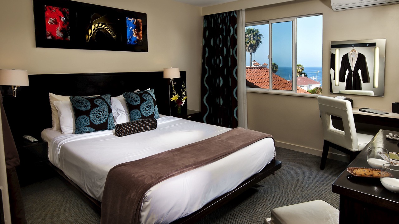 Photo of Bedroom in Avalon