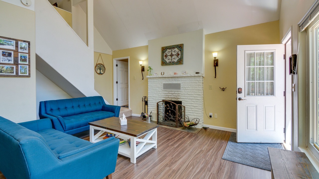 Photo of Livingroom in Groom Creek