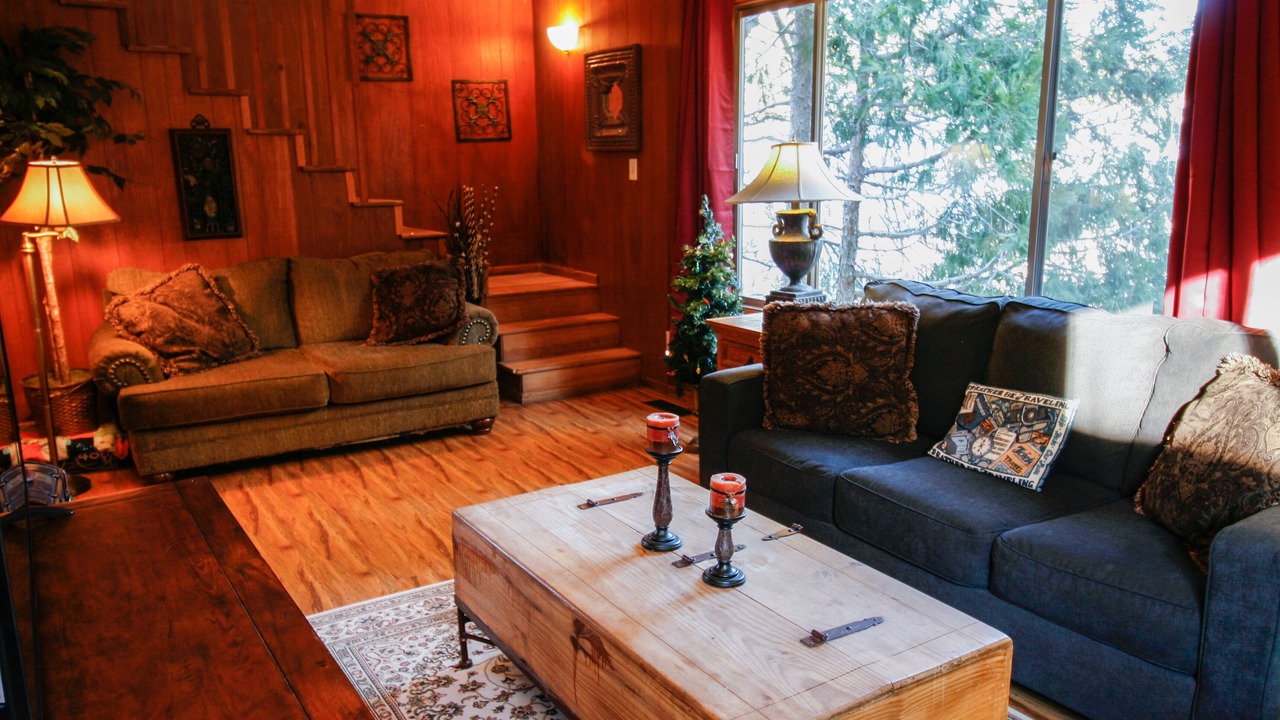 Photo of Livingroom in Crestline
