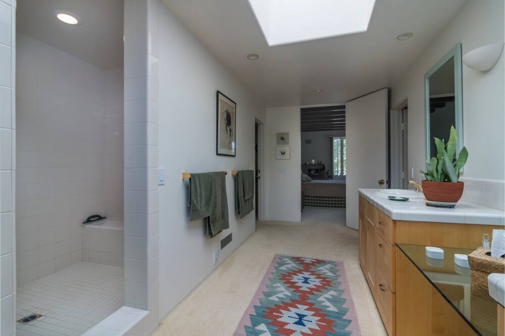 Photo of Bathroom in Montecito