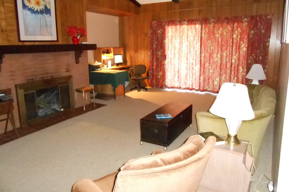Photo of Livingroom in Prescott Country Club