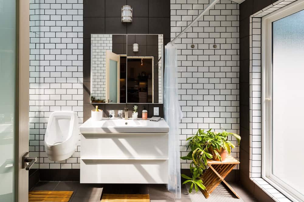 Photo of Bathroom in Mid Central