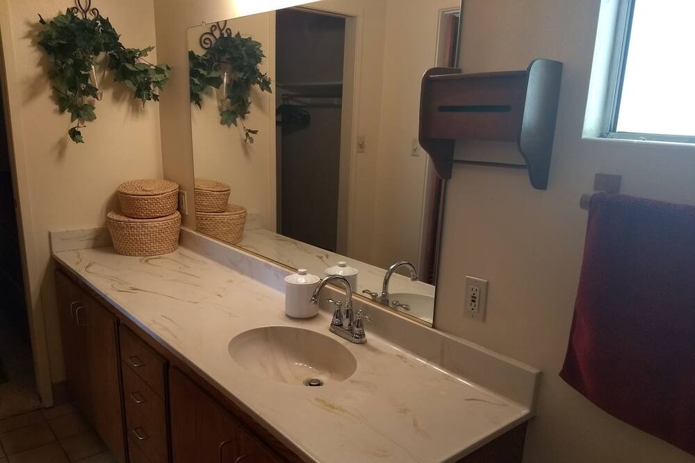 Photo of Bathroom in Lake Montezuma