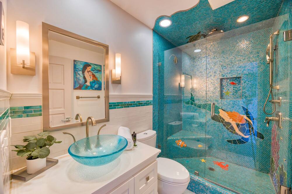Photo of Bathroom in Avalon