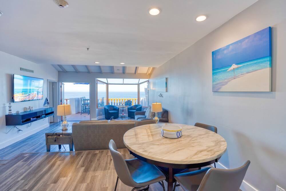 Photo of Bedroom in Avalon