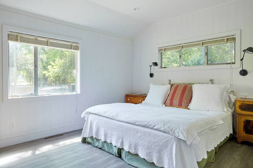 Photo of Bedroom in Deer Park