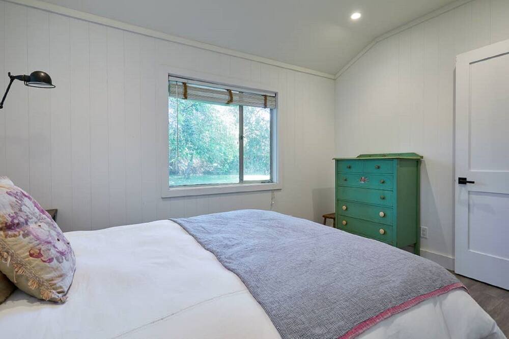 Photo of Bedroom in Deer Park
