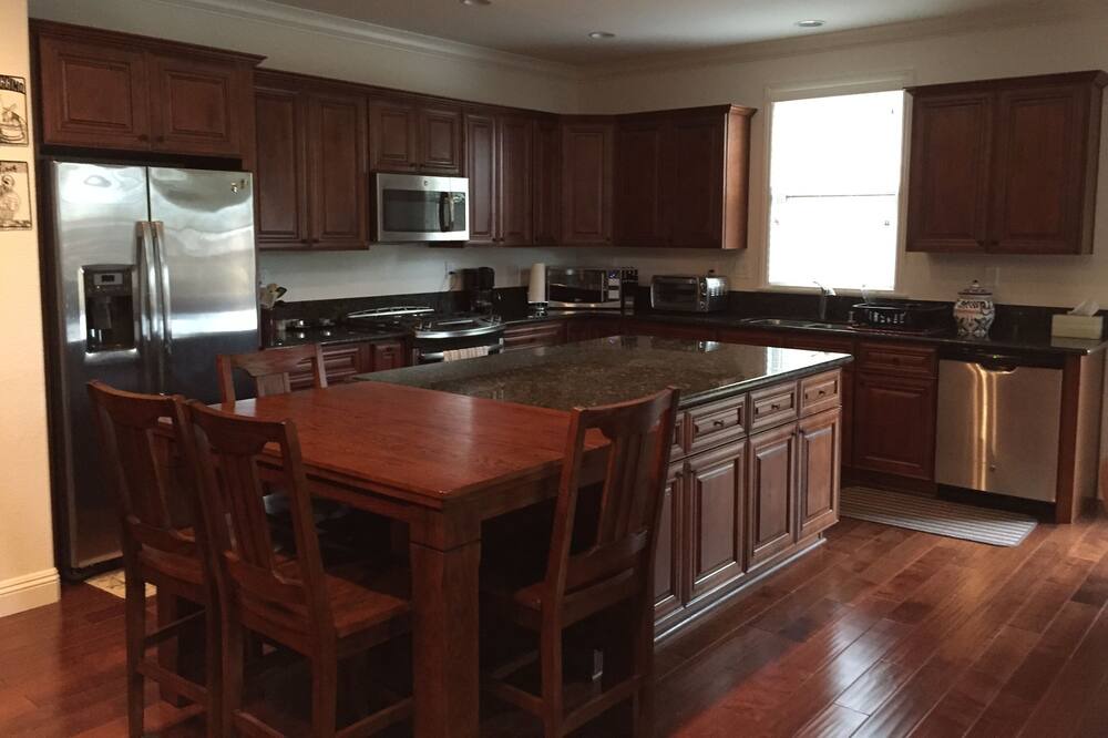 Photo of Kitchen in St. Helena
