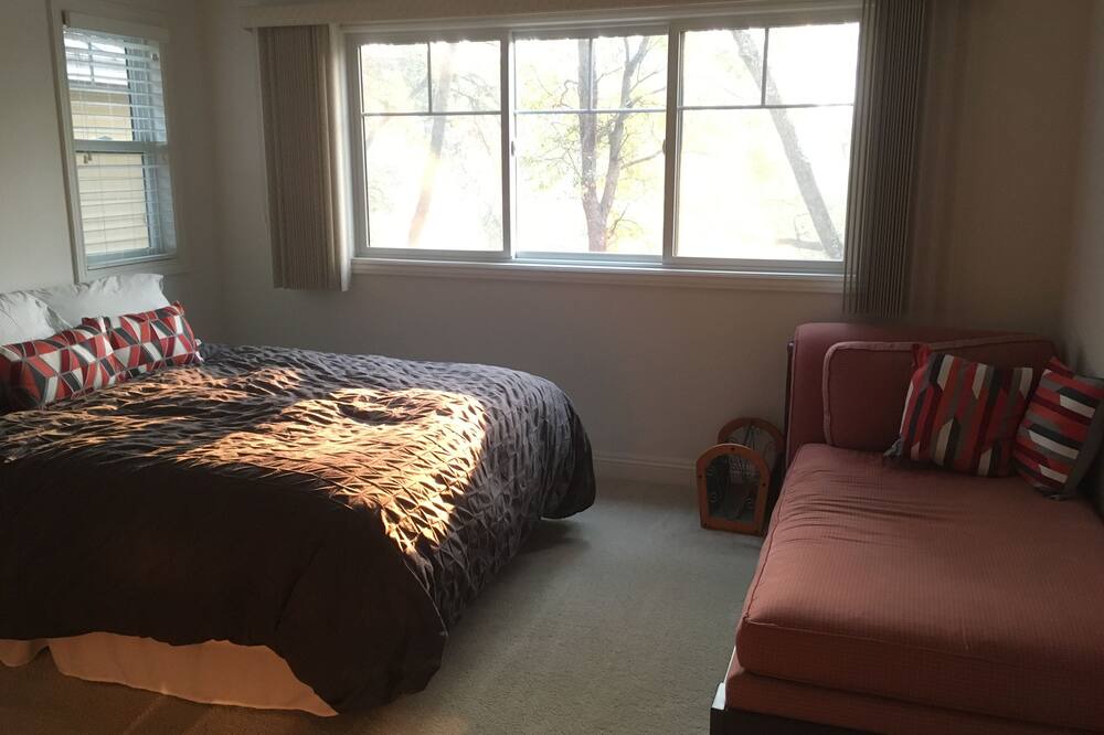 Photo of Bedroom in St. Helena