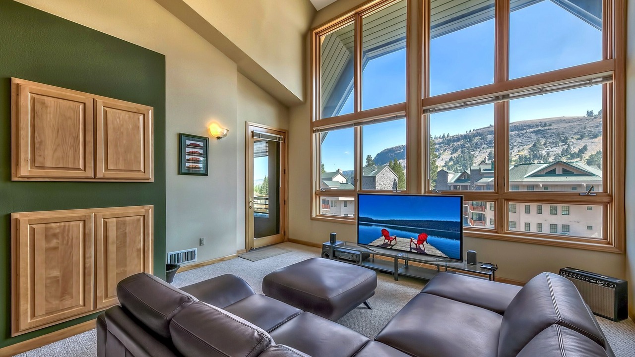 Photo of Livingroom in Kirkwood