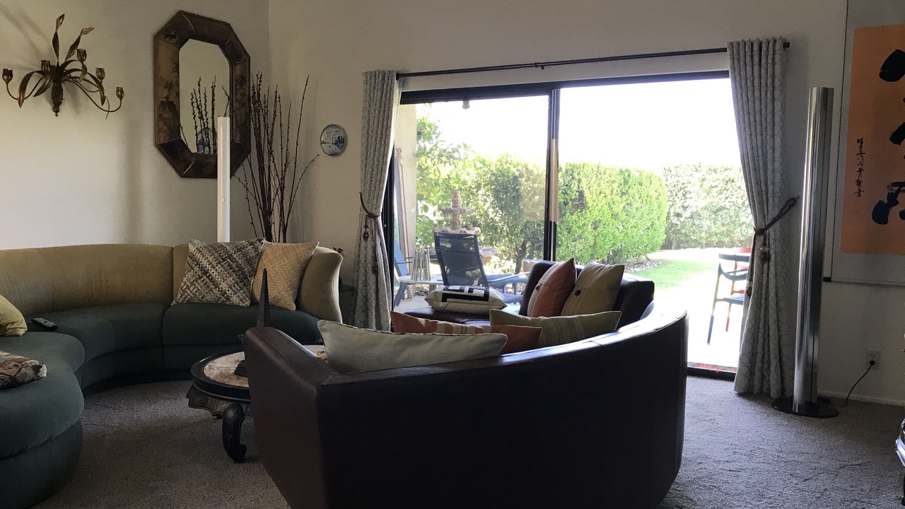 Photo of Livingroom in The Rose Garden
