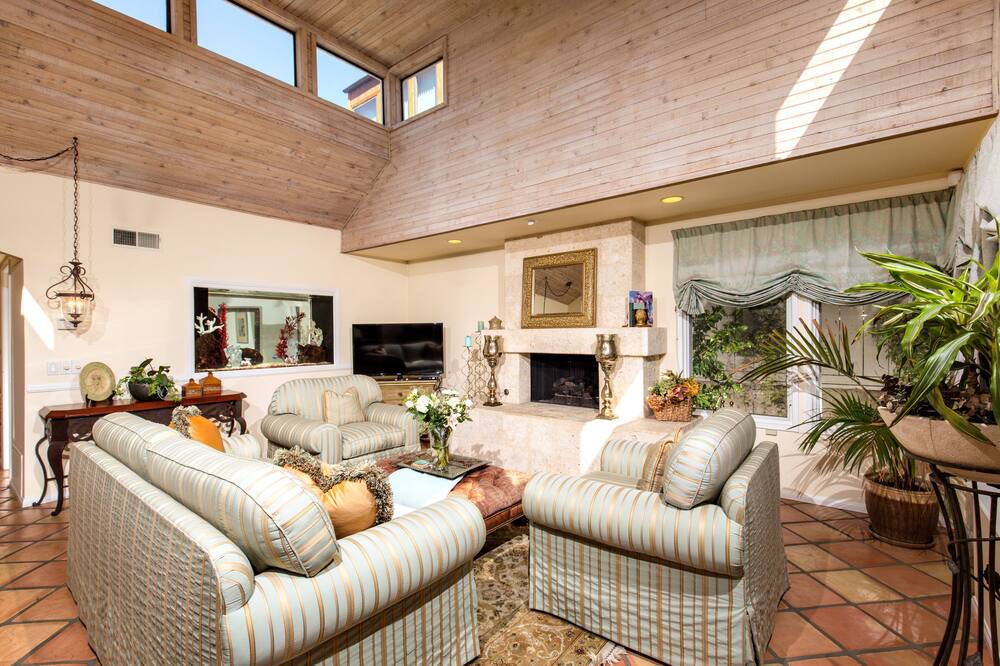 Photo of Livingroom in Del Mar Heights