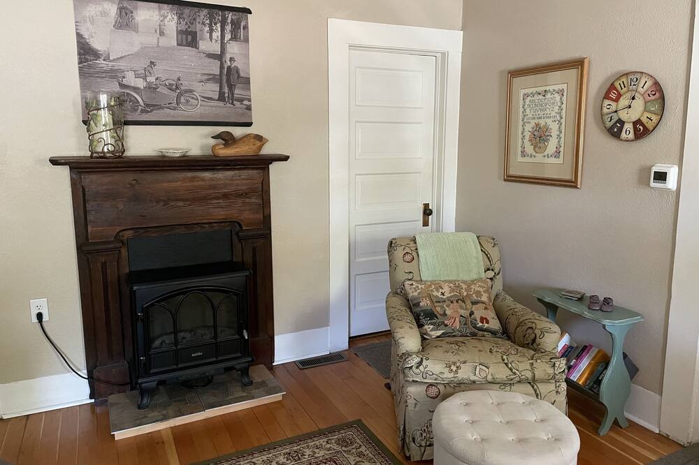 Photo of Livingroom in Nob Hill