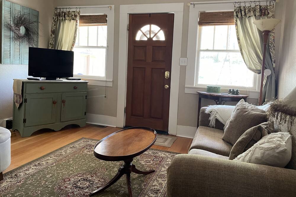 Photo of Bedroom in Nob Hill
