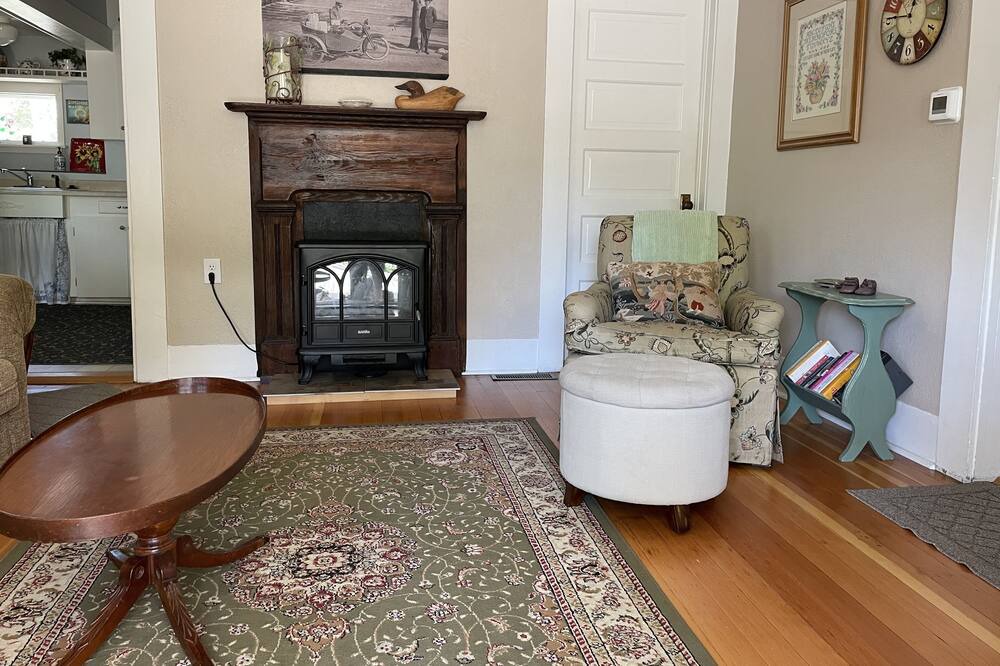 Photo of Livingroom in Nob Hill