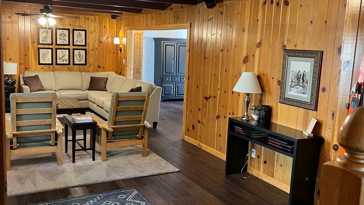 Photo of Livingroom in Cold Springs
