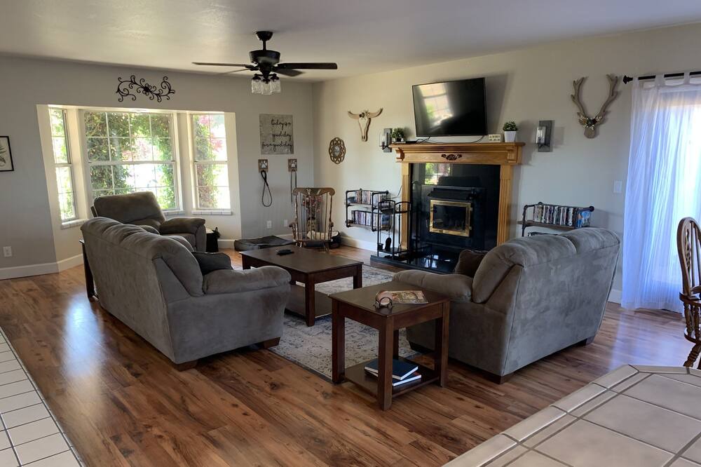 Photo of Livingroom in Valley Springs