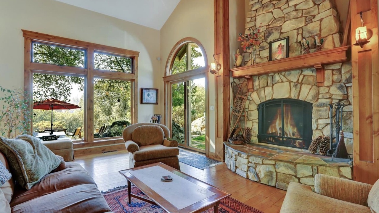 Photo of Livingroom in Nevada City